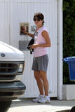 th_76503__Preppie_-_Selma_Blair_arrives_home_after_a_visit_to_her_gym_for_a_morning_workout_-_August_20_2009_168_122_22lo.jpg
