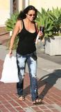 th_16595_Michelle_Rodriguez_Leaving_a_Bookstore_in_Beverly_Hills_8-11-07_4_122_464lo.jpg