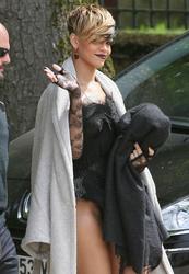 Rihanna leggy on the set of her new 'Te Amo' music video in Paris