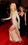 th_96309_GwynethPaltrow_AlexanderMcQueen_SavageBeautyCostumeInstituteGala_MetropolitanMuseum_NYC_020511_002_122_514lo.jpg