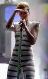 th_12916_Rihanna_2009_American_Music_Awards_Perfomance_63_122_532lo.jpg