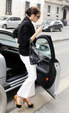 th_46541_celebrity-paradise.com-The_Elder-Victoria_Beckham_2010-02-08_-_Out_Shopping_in_Milan_678_122_598lo.jpg
