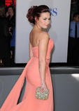 http://img172.imagevenue.com/loc338/th_22187_DemiLovatomat25_122_338lo.jpg