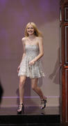 http://img172.imagevenue.com/loc593/th_79034_DakotaFanning_the_tonight_show_01_122_593lo.jpg